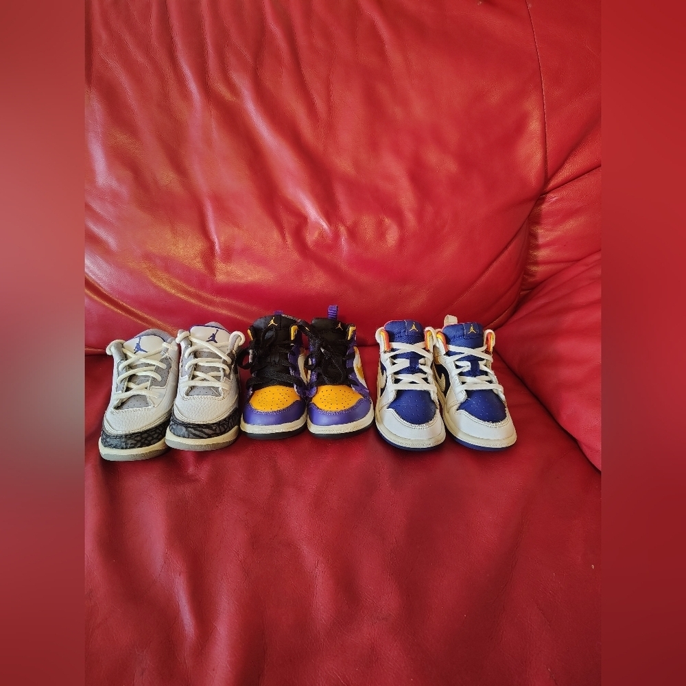 Nike Kids Sneakers in Gray, Black, and Blue